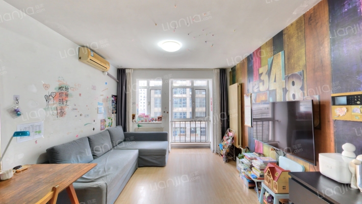 悦泰诚里二手房实景图