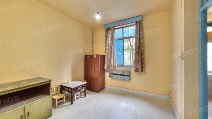 雁塔监狱家属院二手房实景图