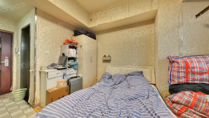 铂悦公寓二手房实景图