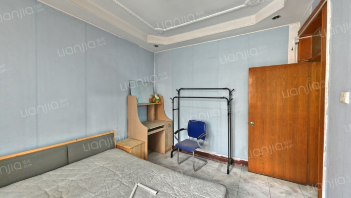 安装工程公司宿舍二手房实景图