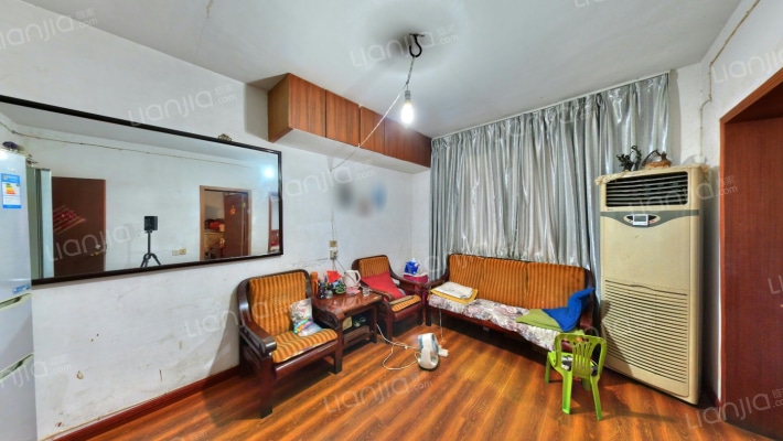 解放四村二手房实景图