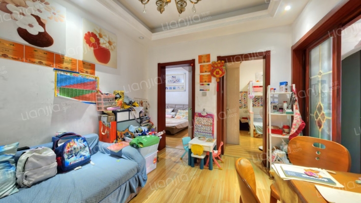 机场路1巷64号院二手房实景图