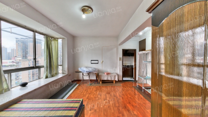 斌鑫新华苑二期二手房实景图