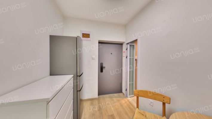 朗家胡同13号院二手房实景图