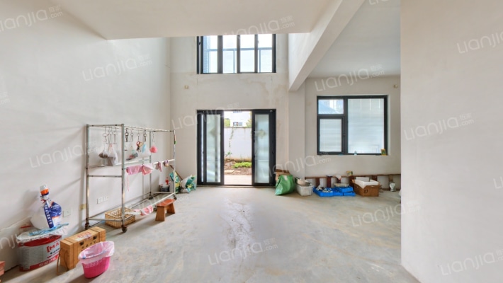 湖光山色别墅二手房实景图