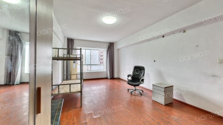 靓碧天苑二手房实景图