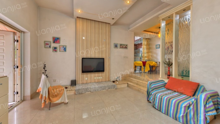 阳光假日二手房实景图