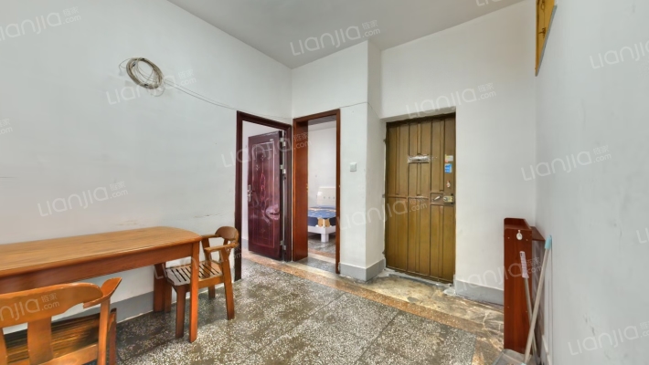 王家塘街82号二手房实景图