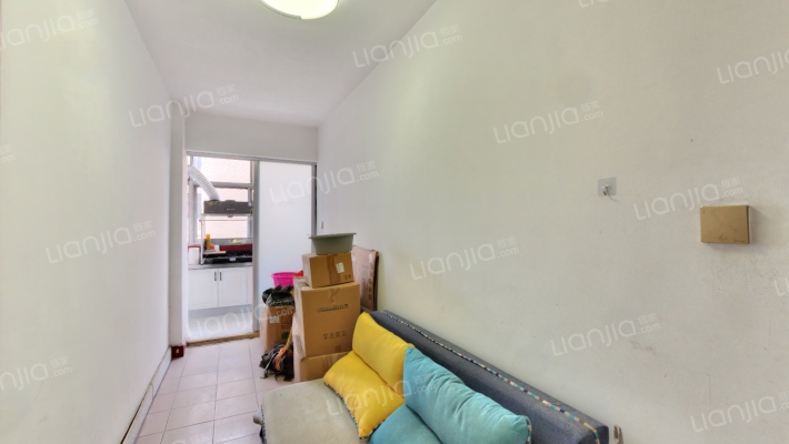 兴凯路203号二手房实景图