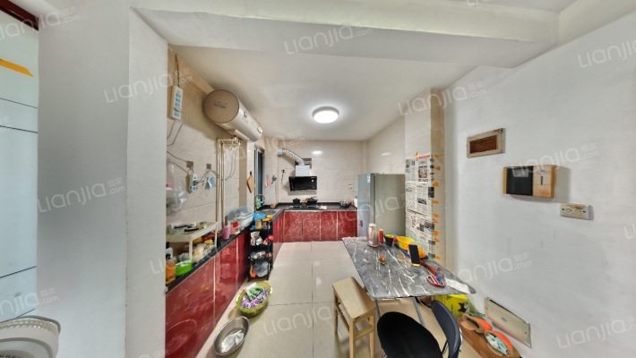 彩虹路二手房实景图