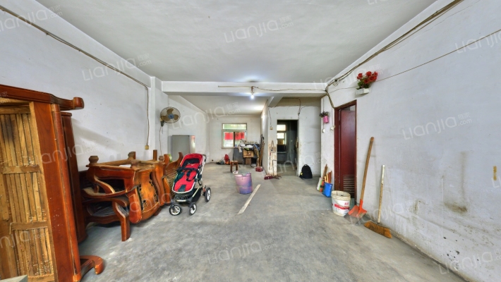 交警宿舍二手房实景图