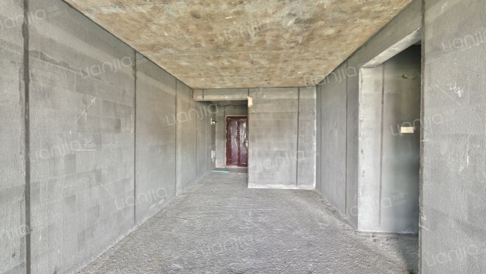 融创深悦府二手房实景图