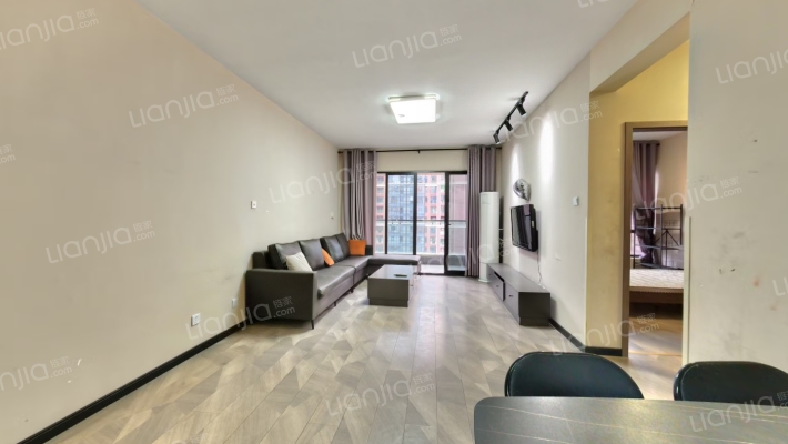 中德英伦世邦F区二手房实景图