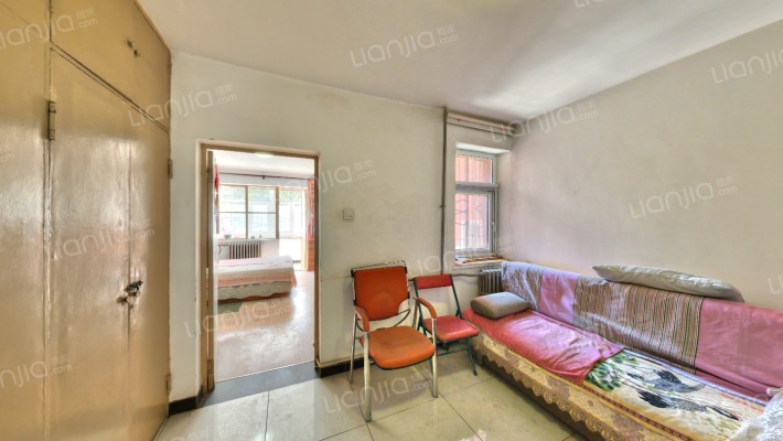 建材城东一里西院二手房实景图