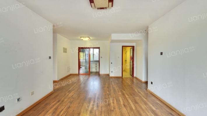 盛雅佳苑二手房实景图