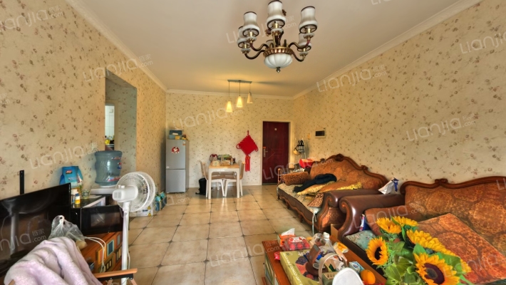 新怡华庭东区二手房实景图