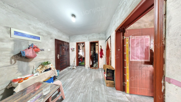 青年小区二手房实景图