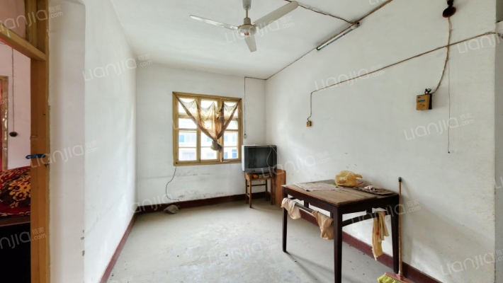 站前佳苑(南区)二手房实景图