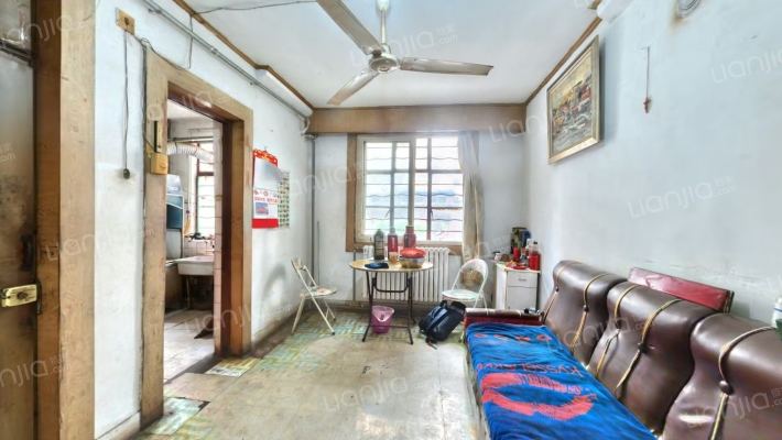 维尔康食品公司一宿舍二手房实景图