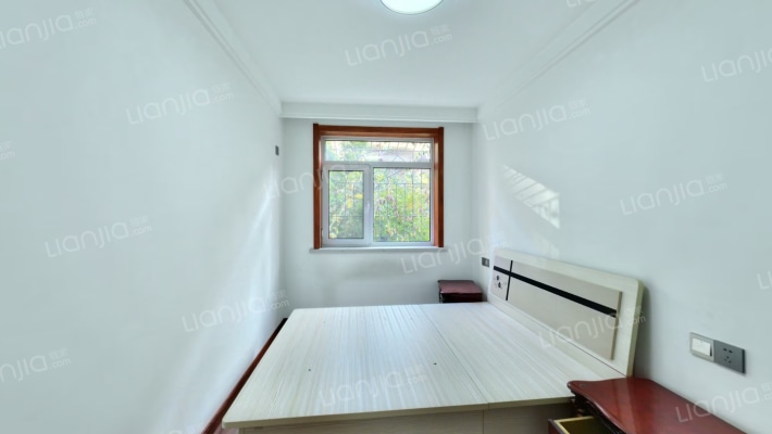 前进小区二手房实景图