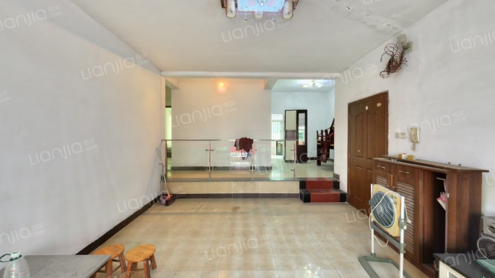 丽港城嘉州花园二手房实景图