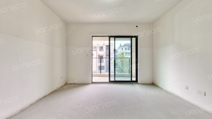 和泓紫山云庭二手房实景图