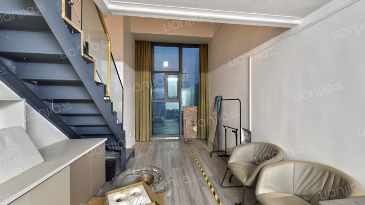 星联中心二手房实景图