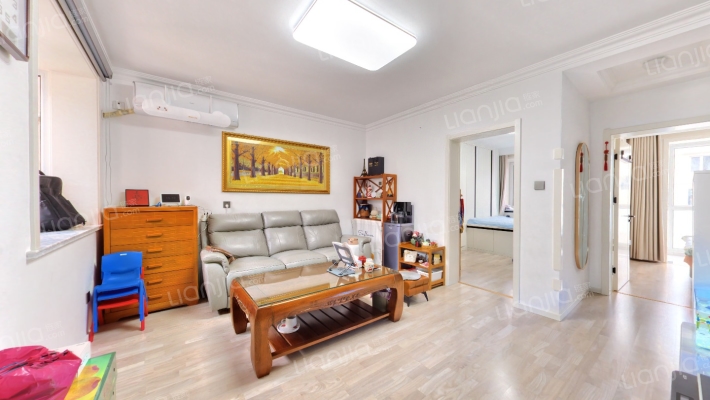 金岭花园B区二手房实景图