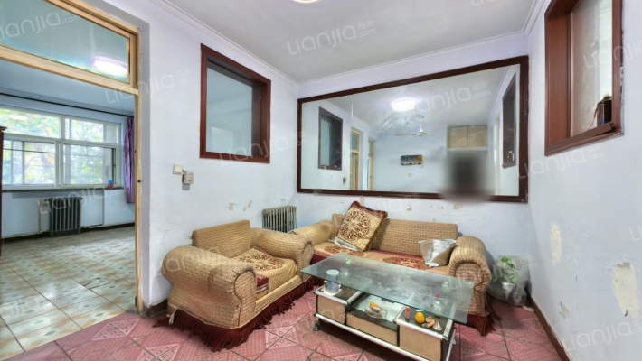 宏杰家属楼二手房实景图