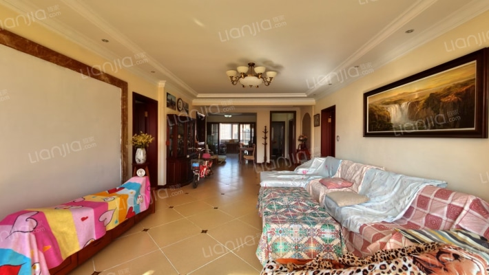 泰莱白金湾二手房实景图