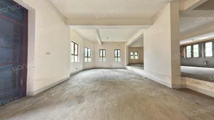 金色湖岸二手房实景图