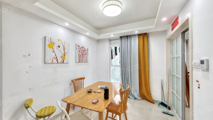 爱博三村二手房实景图