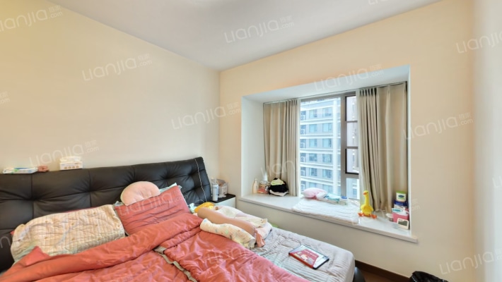 保利北新时区花园时区境二手房实景图