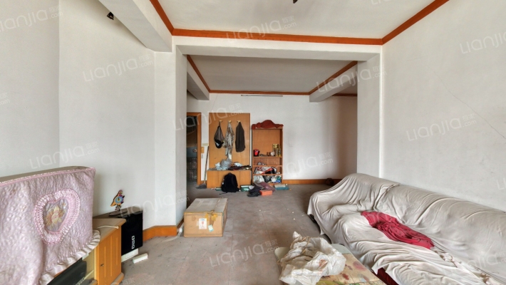 高雄路107号二手房实景图