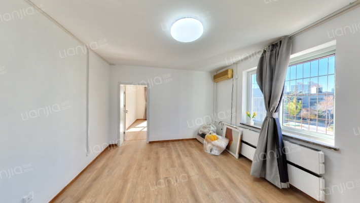 大山子南里二手房实景图