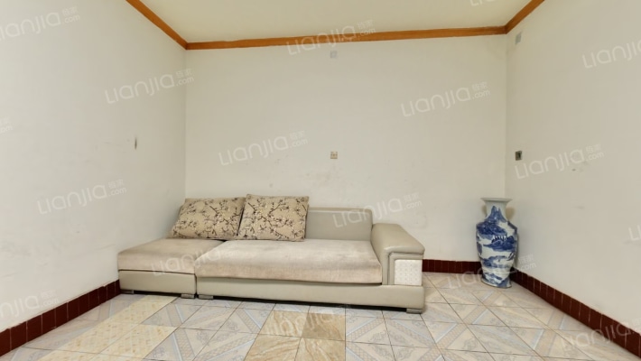 农场小区二手房实景图