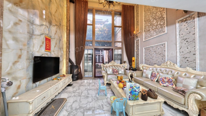 盈峰翠邸二手房实景图