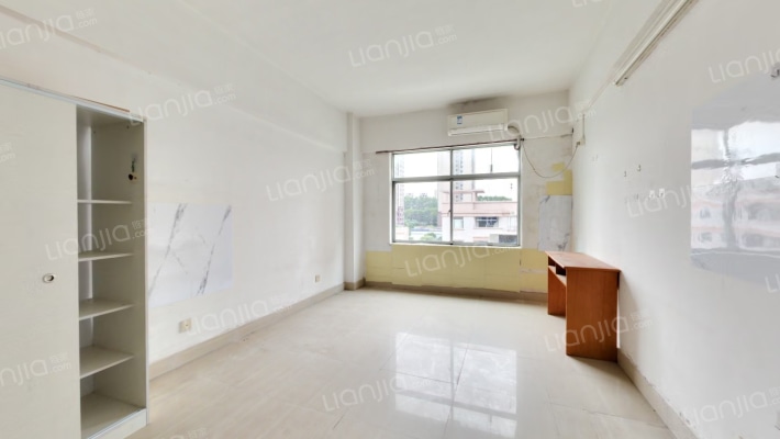 报关报捡服务楼二手房实景图