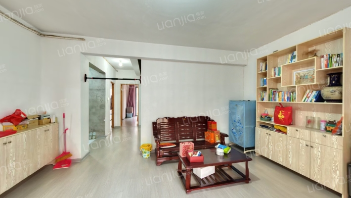 龙宾新界二手房实景图