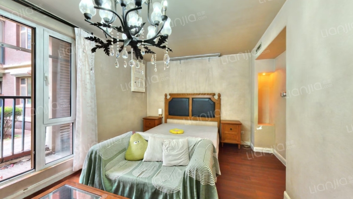 月亮城堡二手房实景图