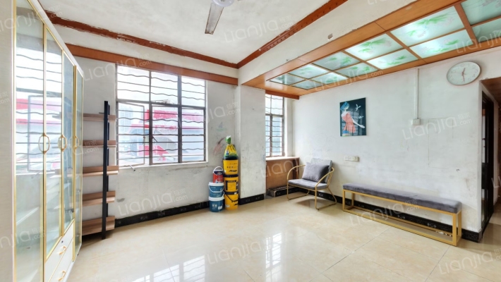 奇星药厂宿舍二手房实景图