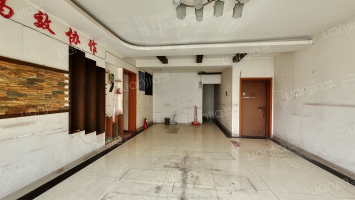 灵龙路168号二手房实景图