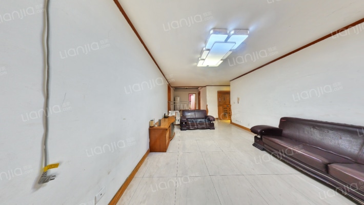 四季春天二手房实景图