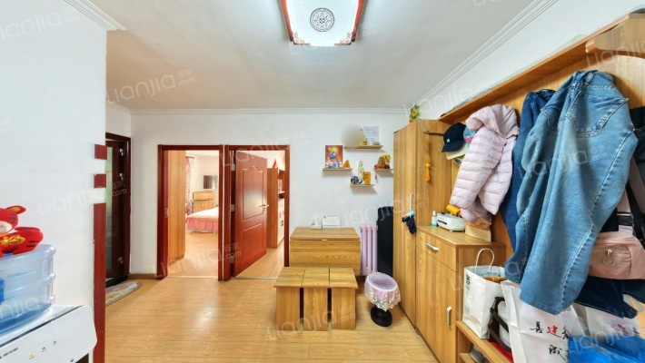 荧屏里二手房实景图