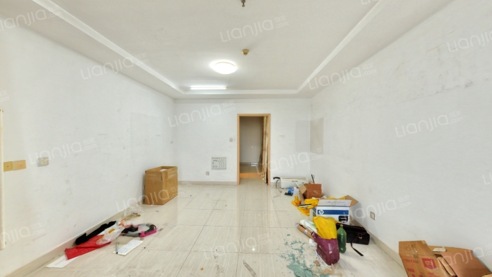 新源国际财富中心二手房实景图