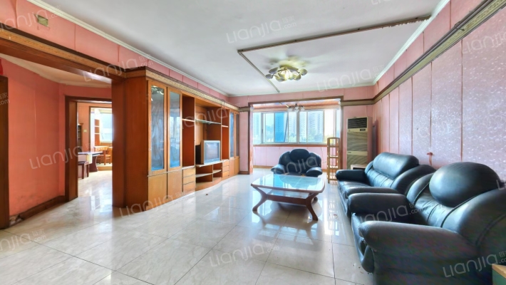 灯笼街142号二手房实景图