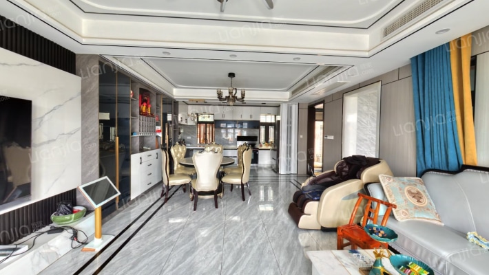 世茂龙湾国风十期二手房实景图