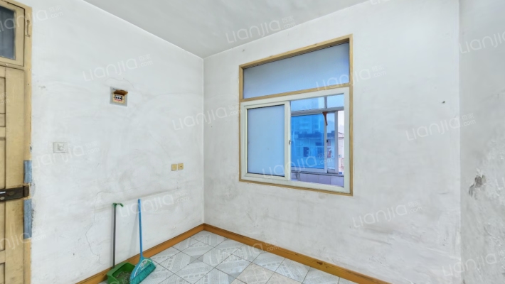 电大宿舍二手房实景图