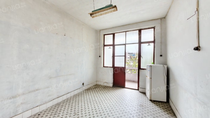 来凤路124号二手房实景图