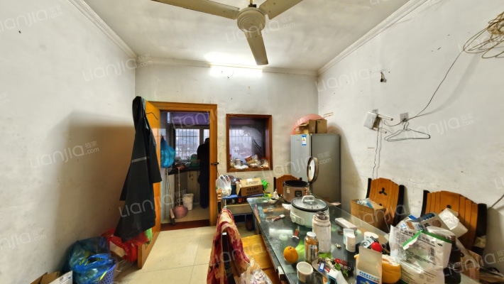 皇山新村二手房实景图